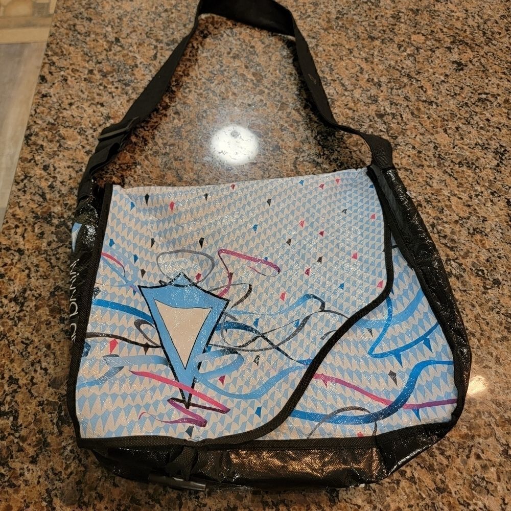 Ivivva reusable messenger plastic bag